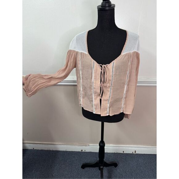 Gimmicks by BKE Tie Front Blouse with Mesh Size X-Small - Picture 1 of 6